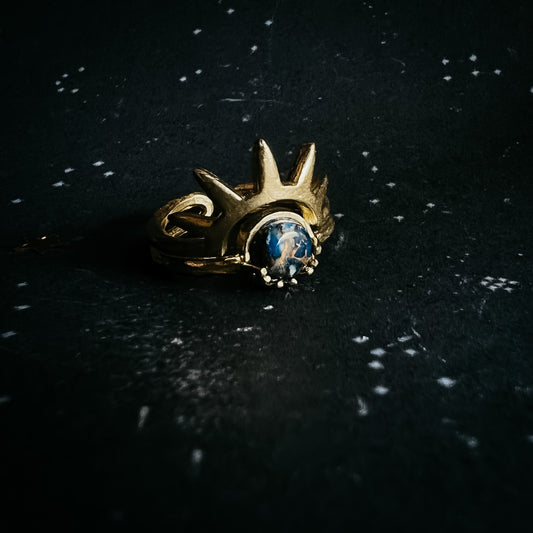 Noir Sun Ring with Lapis Lazuli