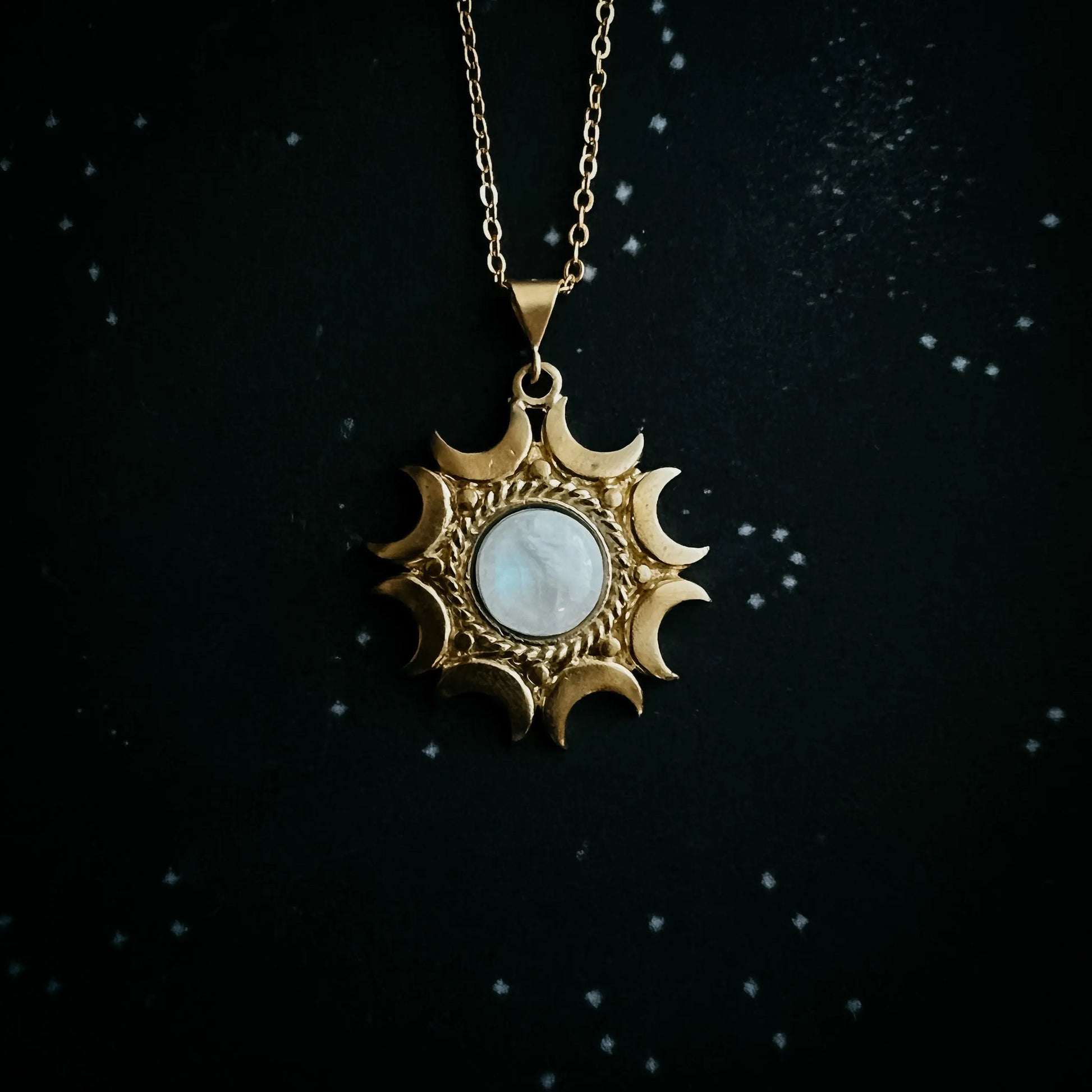 Moonspell Necklace with Moonstone Pendant 