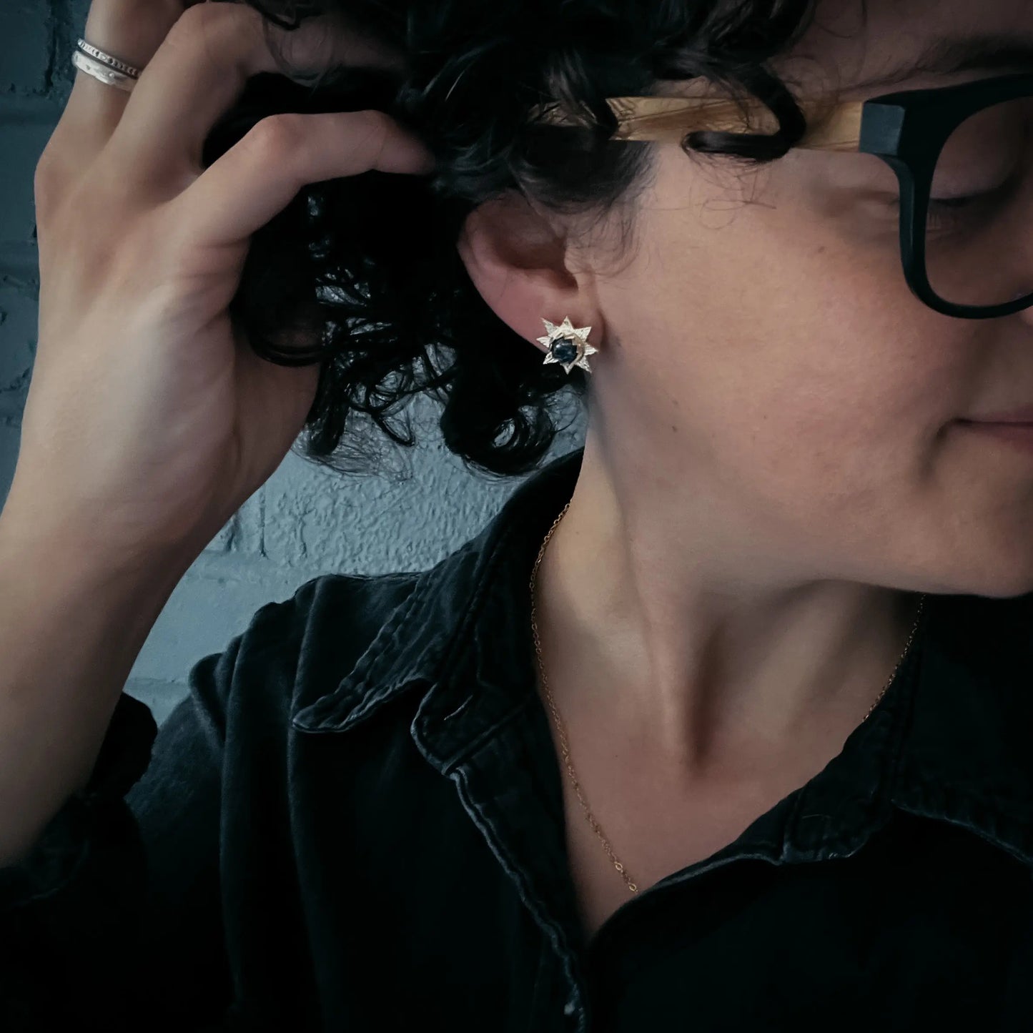 Noir Sun Stud Earrings with Lapis Lazuli 